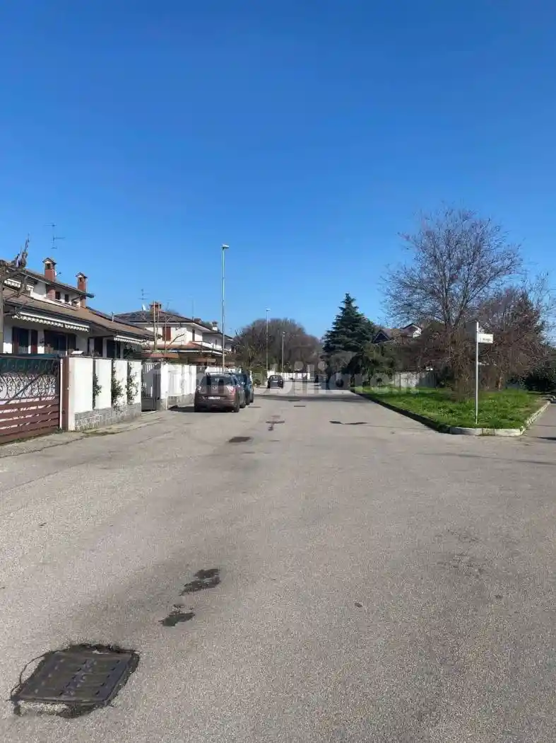 Villa in vendita a Lodi