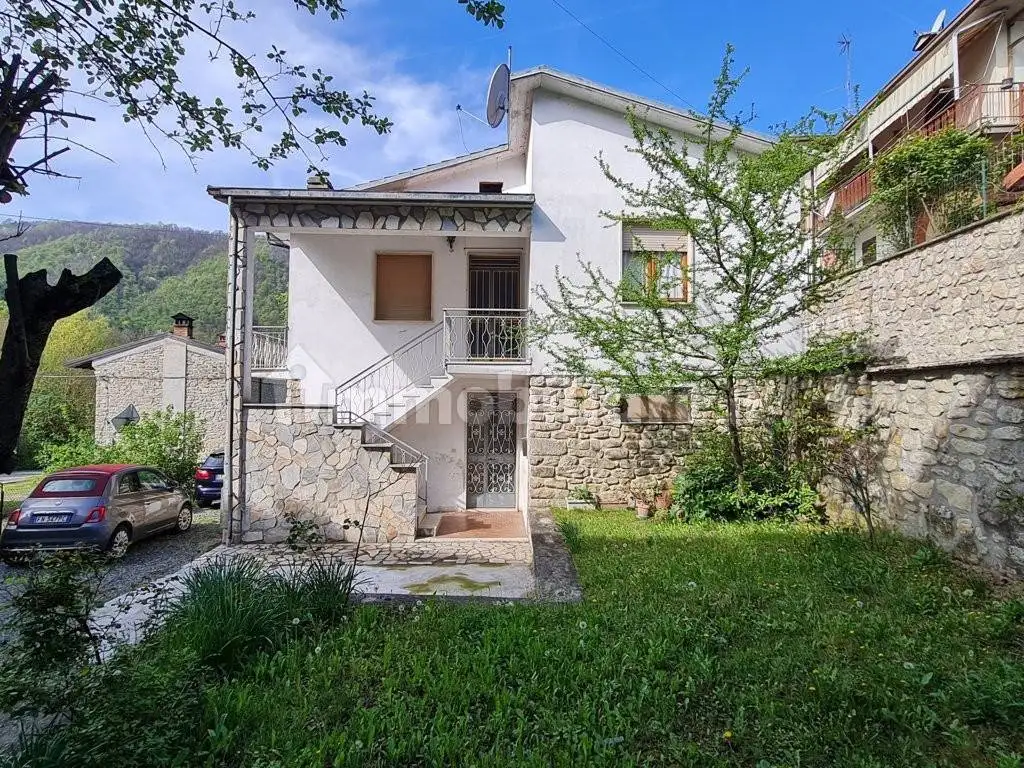 Villa in vendita a Val di Nizza