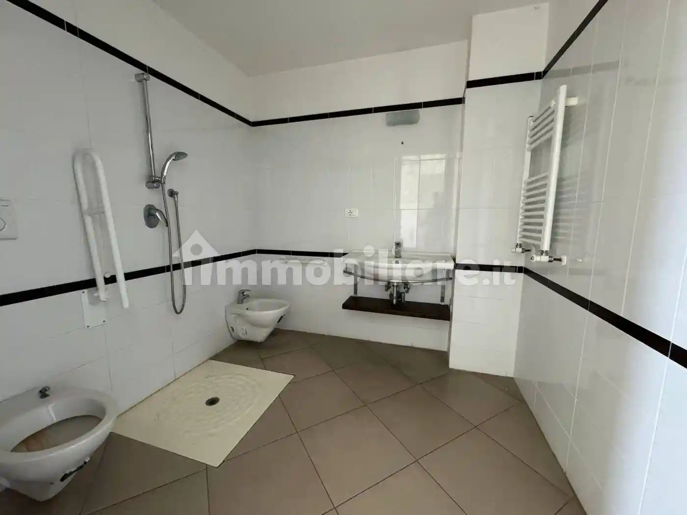 Palazzo - Edificio via Giusto Fontanini 2, Anagnina, Roma - foto 4