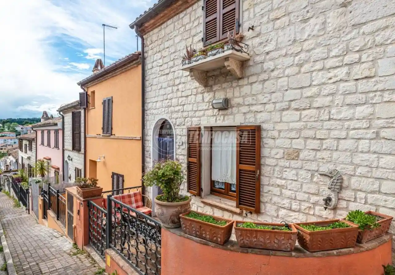 Casa indipendente in vendita a Sirolo