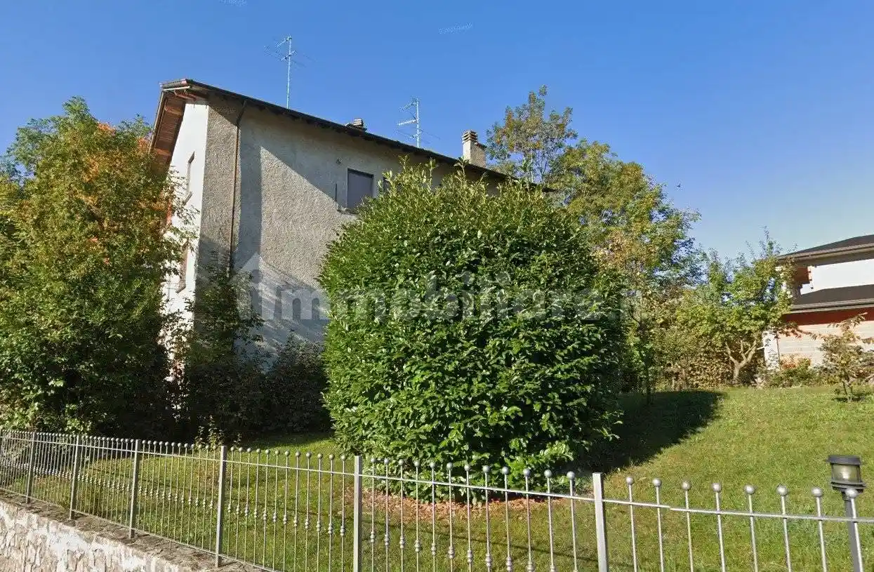 Appartamento in vendita a Selvino