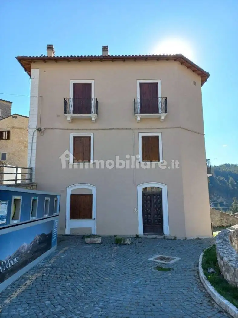 Terratetto unifamiliare via Cesare Battisti, Castel del Monte - foto 5