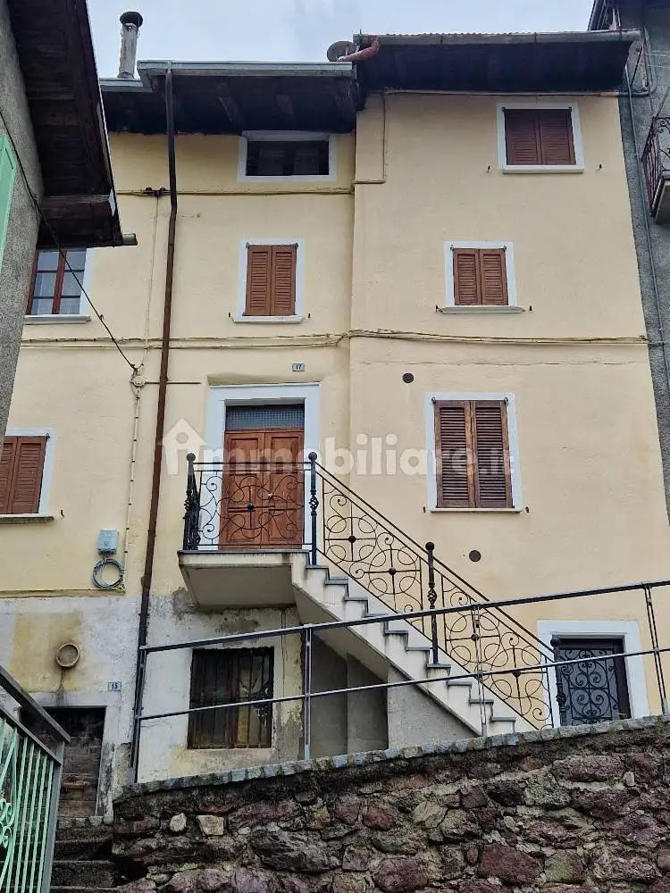 Rustico - Casale in vendita a Cusio