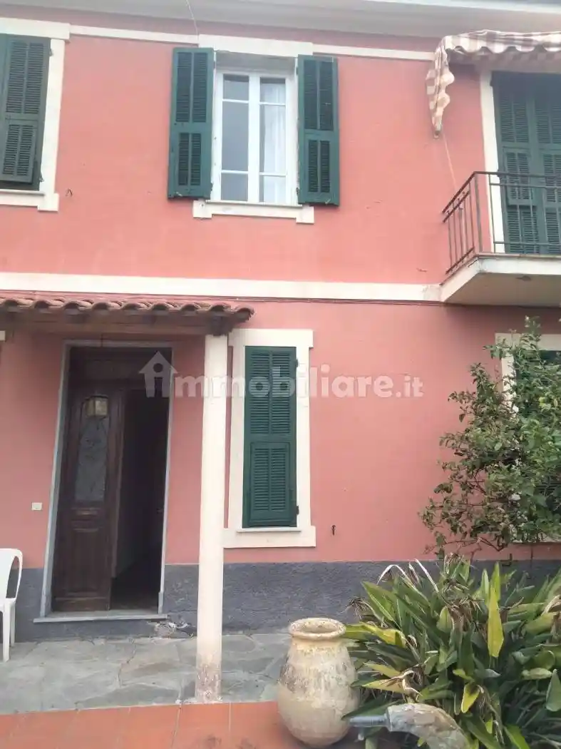 Villa in vendita a Imperia