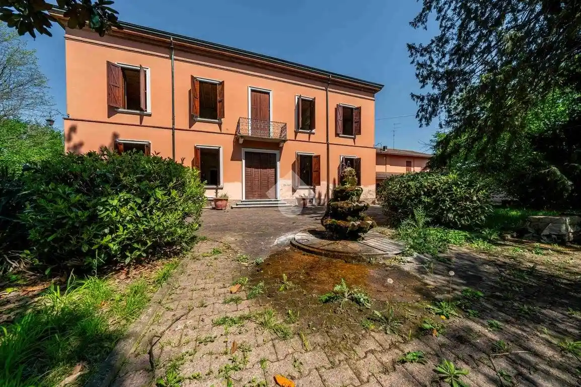 Casa indipendente in vendita a Gattatico