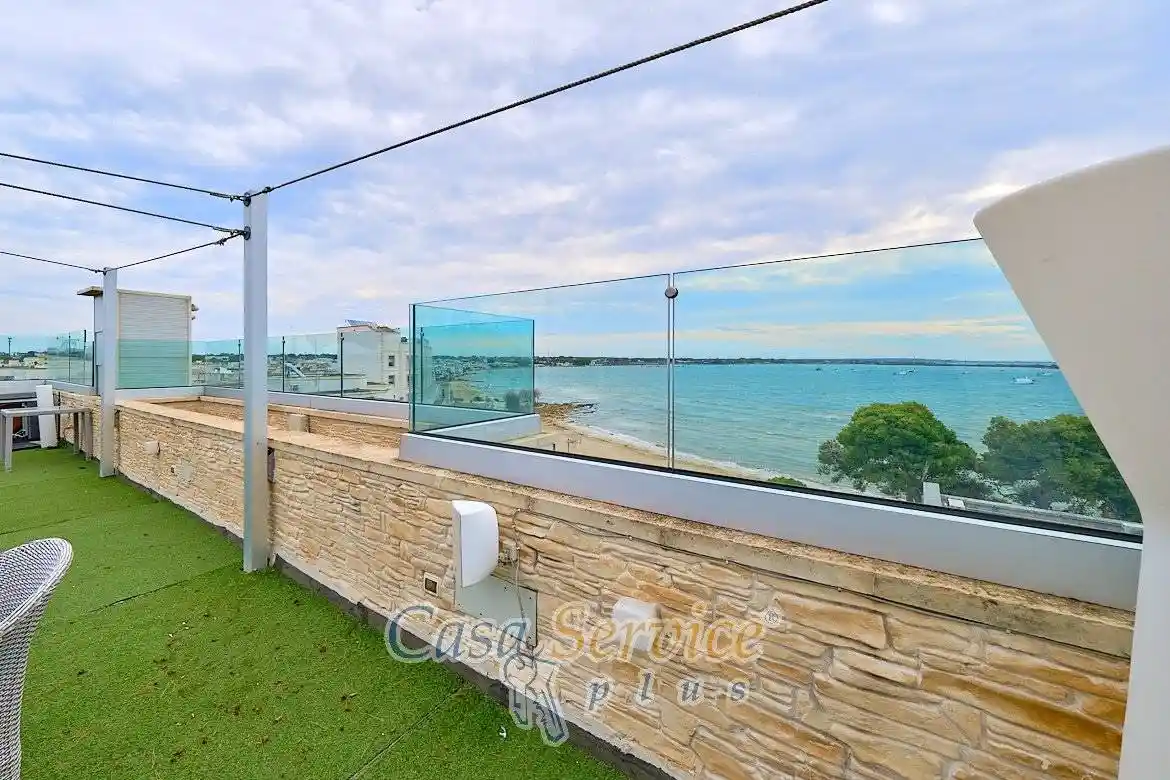 Palazzo - Edificio in vendita a Porto Cesareo