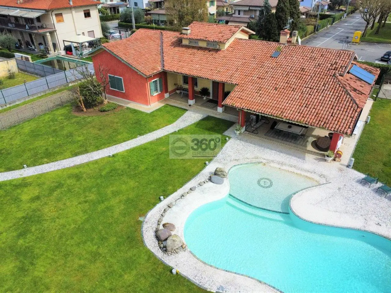 Villa in vendita a Paderno Franciacorta