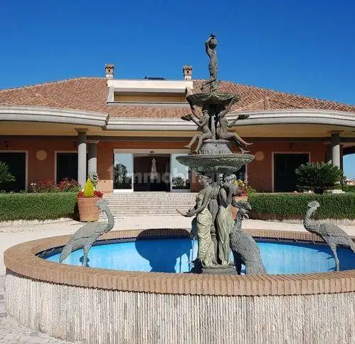 Villa in vendita a Aprilia