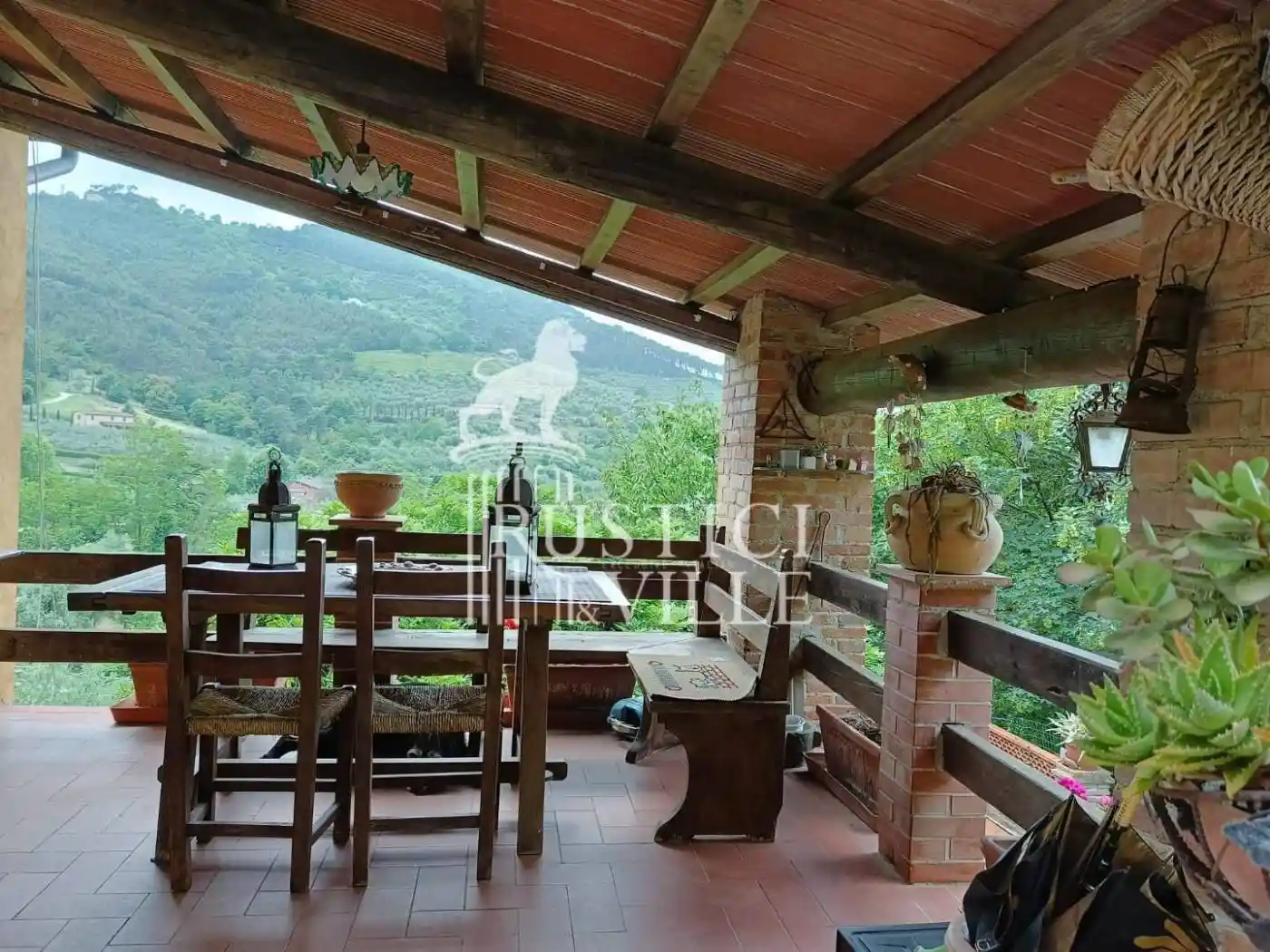 Rustico - Casale in vendita a Lucca