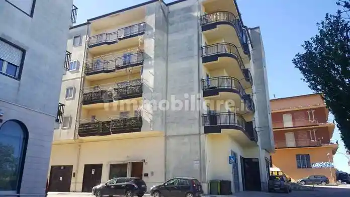 Appartamento via Pasteur  106, Genzano di Lucania - foto 2