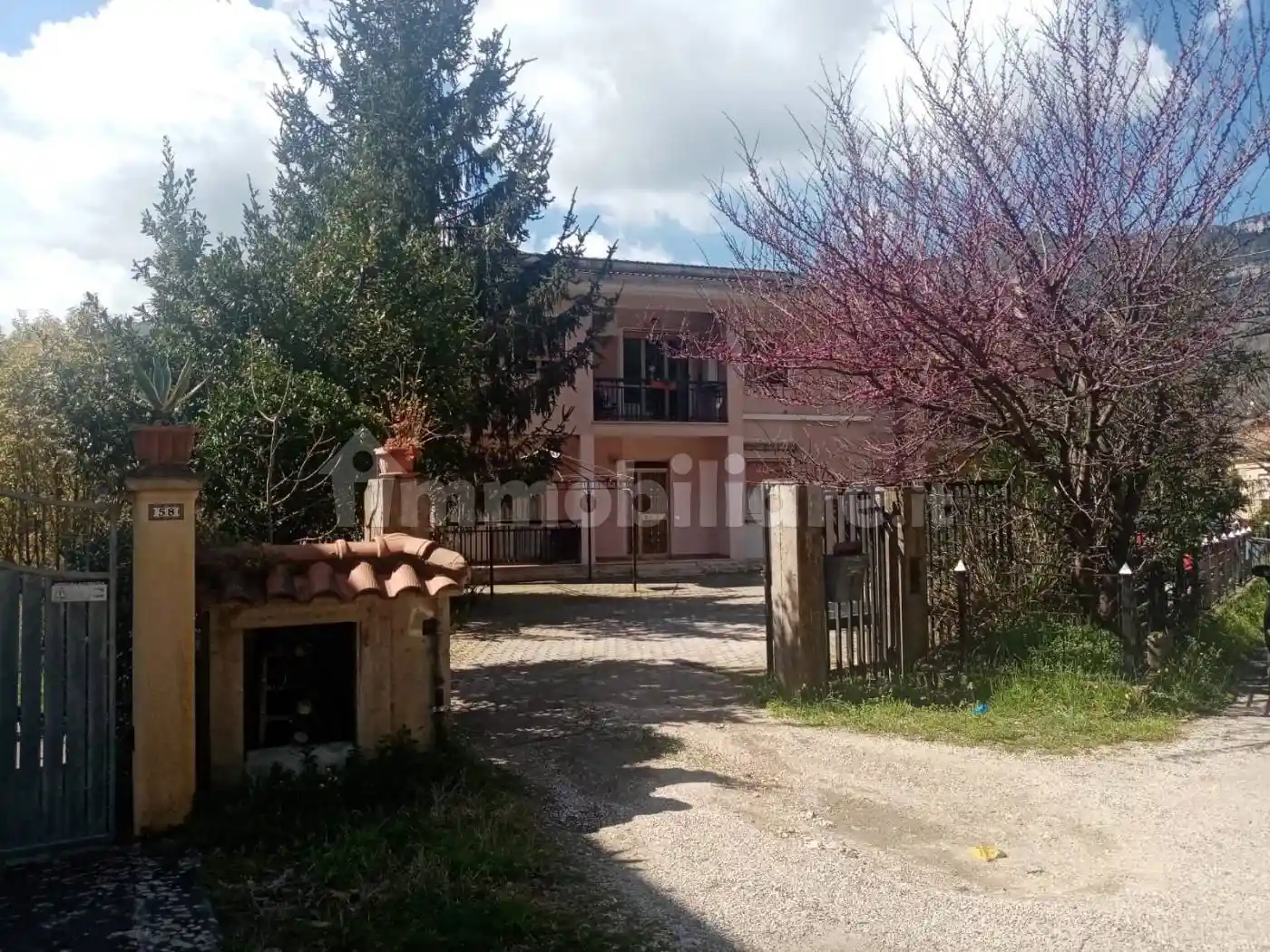 Appartamento in vendita a Vallecorsa