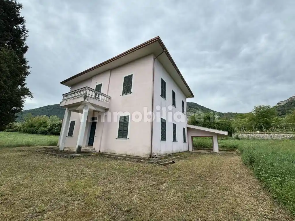 Villa in vendita a Patrica