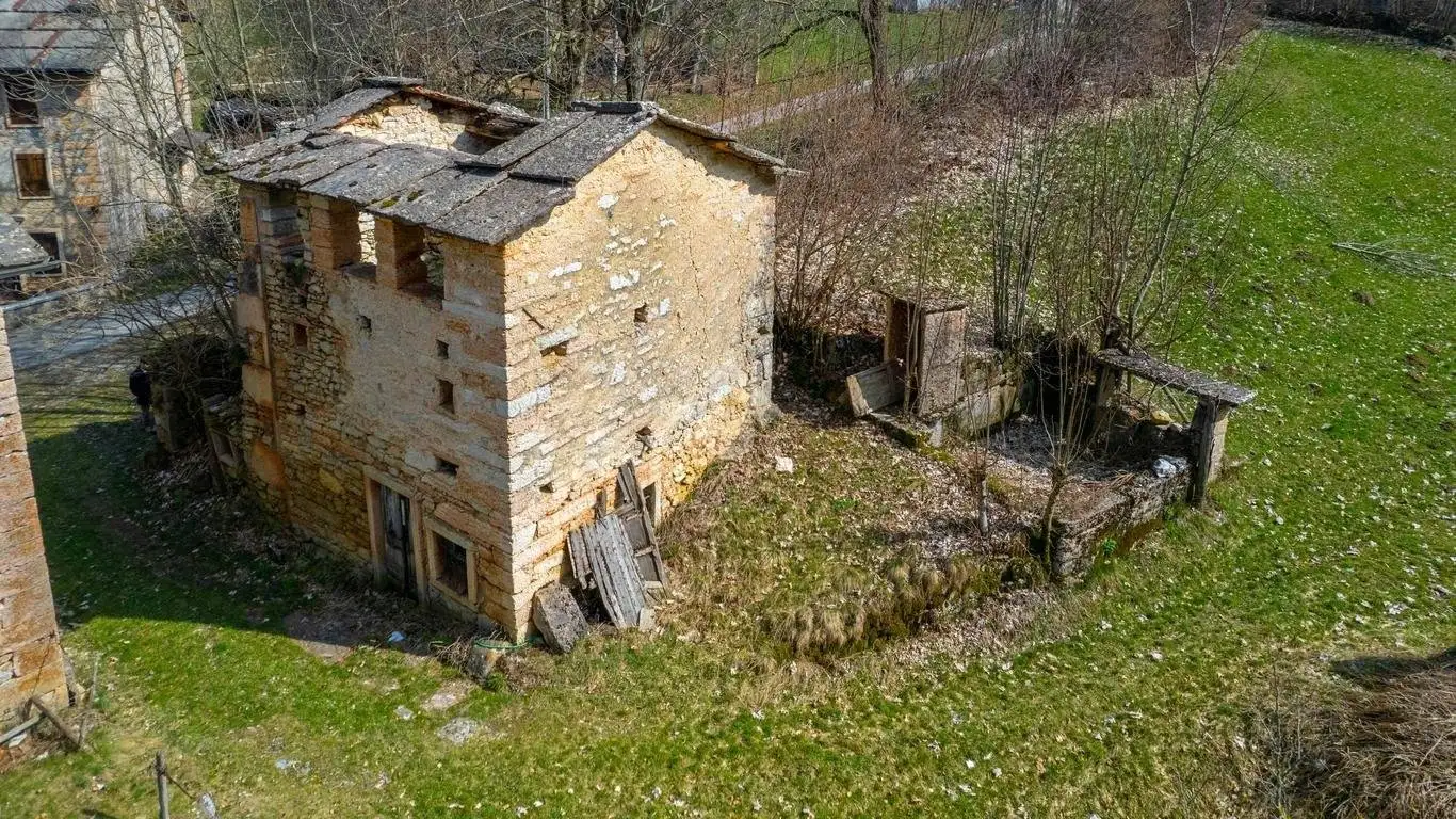 Rustico - Casale in vendita a Roverè Veronese