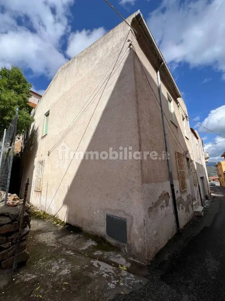 Villa unifamiliare Vico 2 Craru Mannu 17, Centro, Lodè - foto 3