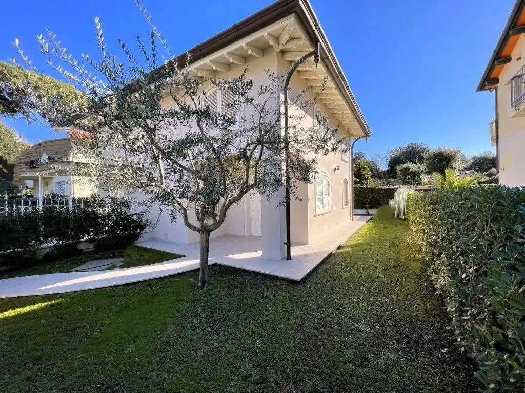 Villa in vendita a Pietrasanta
