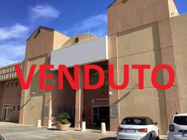 Palazzo - Edificio in vendita a Carini