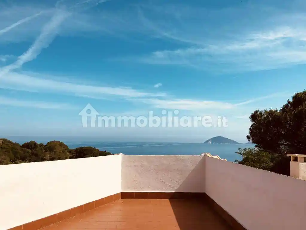 Villa in vendita a Marciana