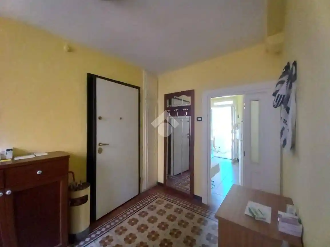 Appartamento in vendita a Borzonasca