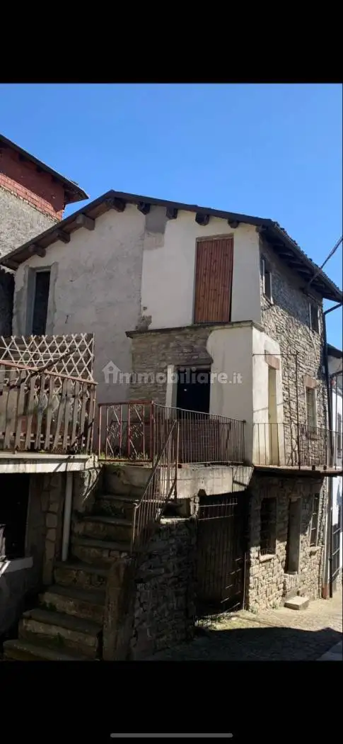 Casa indipendente in vendita a Monastero Bormida