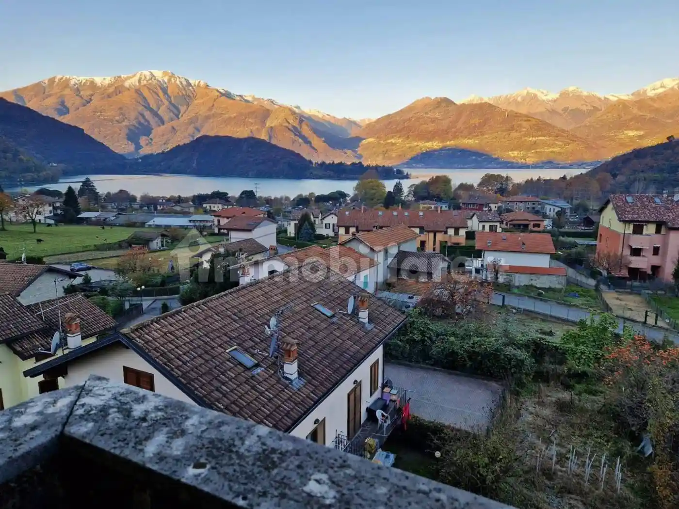 Palazzo - Edificio in vendita a Colico