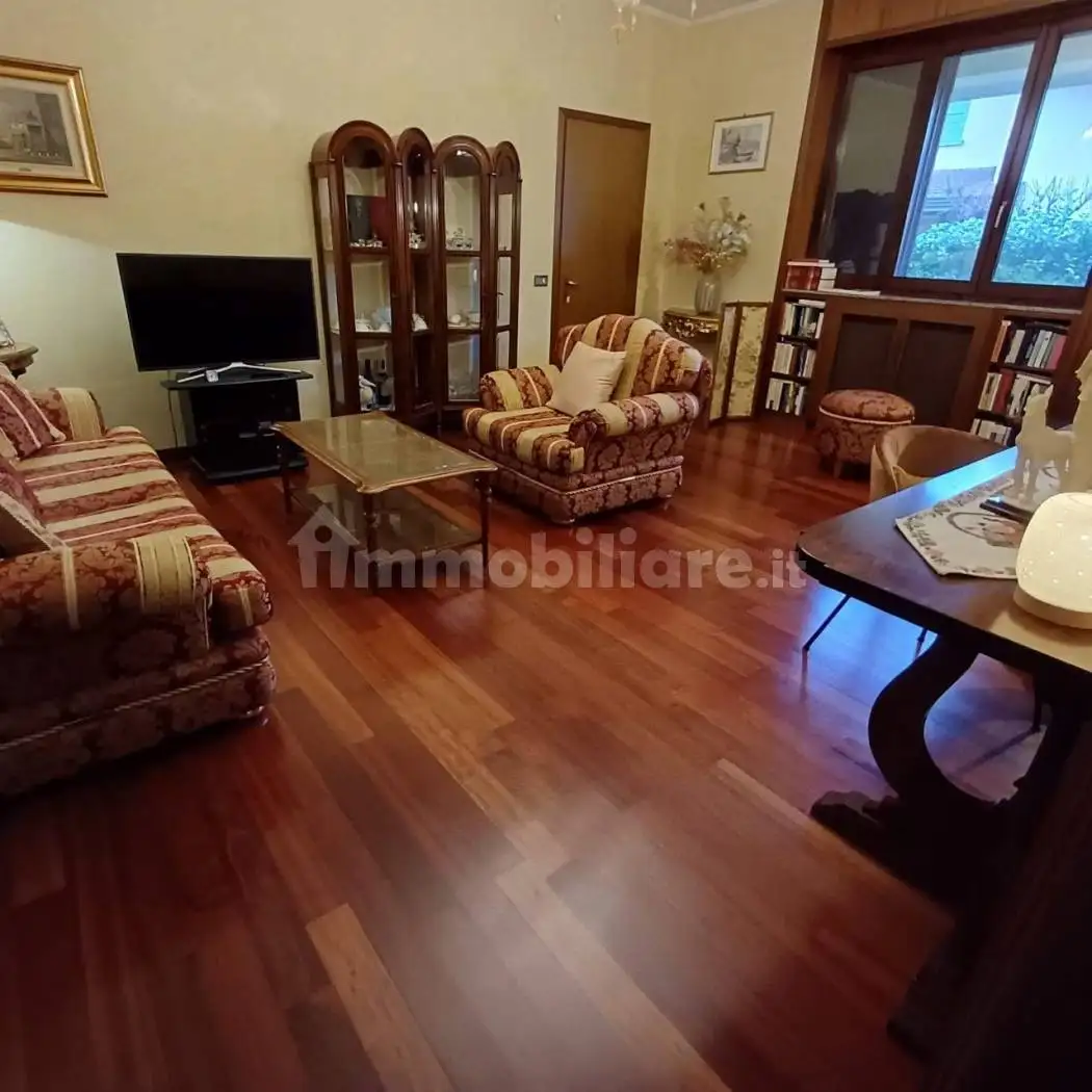 Villa in vendita a Piacenza