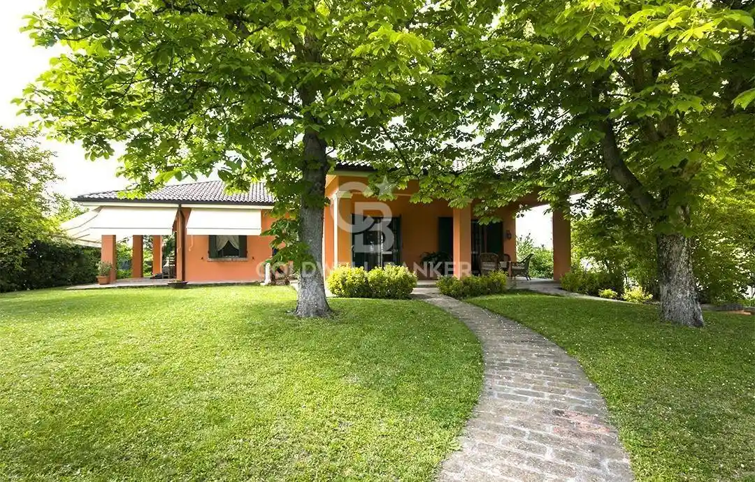 Villa in vendita a Castelvetro di Modena