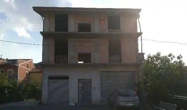 Palazzo - Edificio in vendita a Latronico