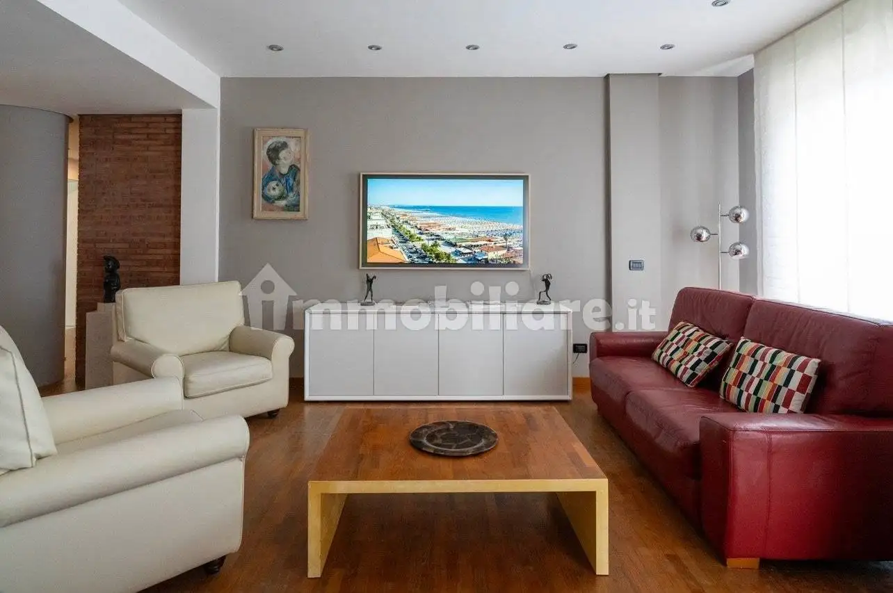 Appartamento in affitto a Viareggio