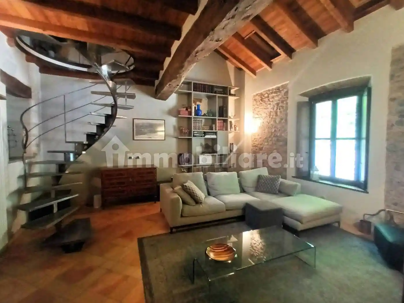 Appartamento in vendita a Gazzada Schianno