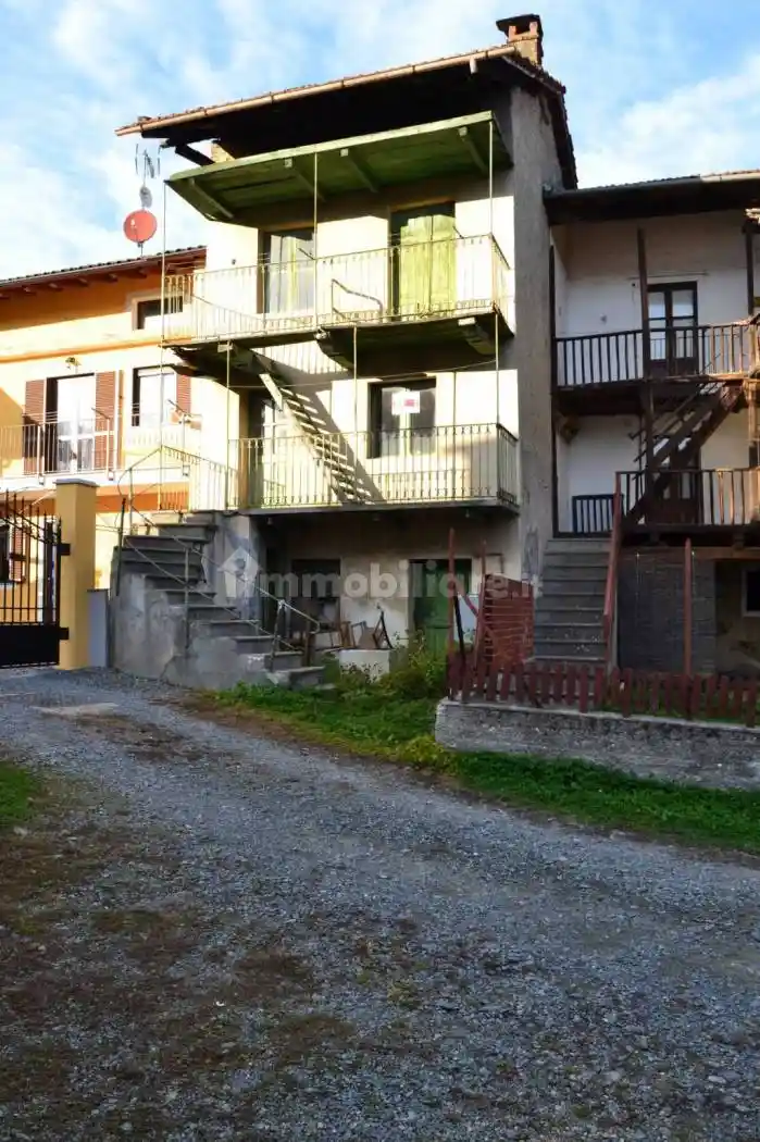 Rustico - Casale in vendita a Rubiana