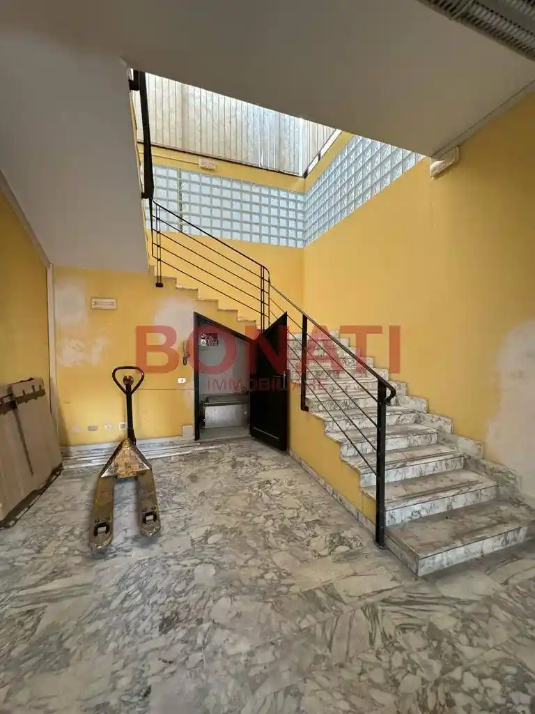 Palazzo - Edificio in Affitto - foto 4