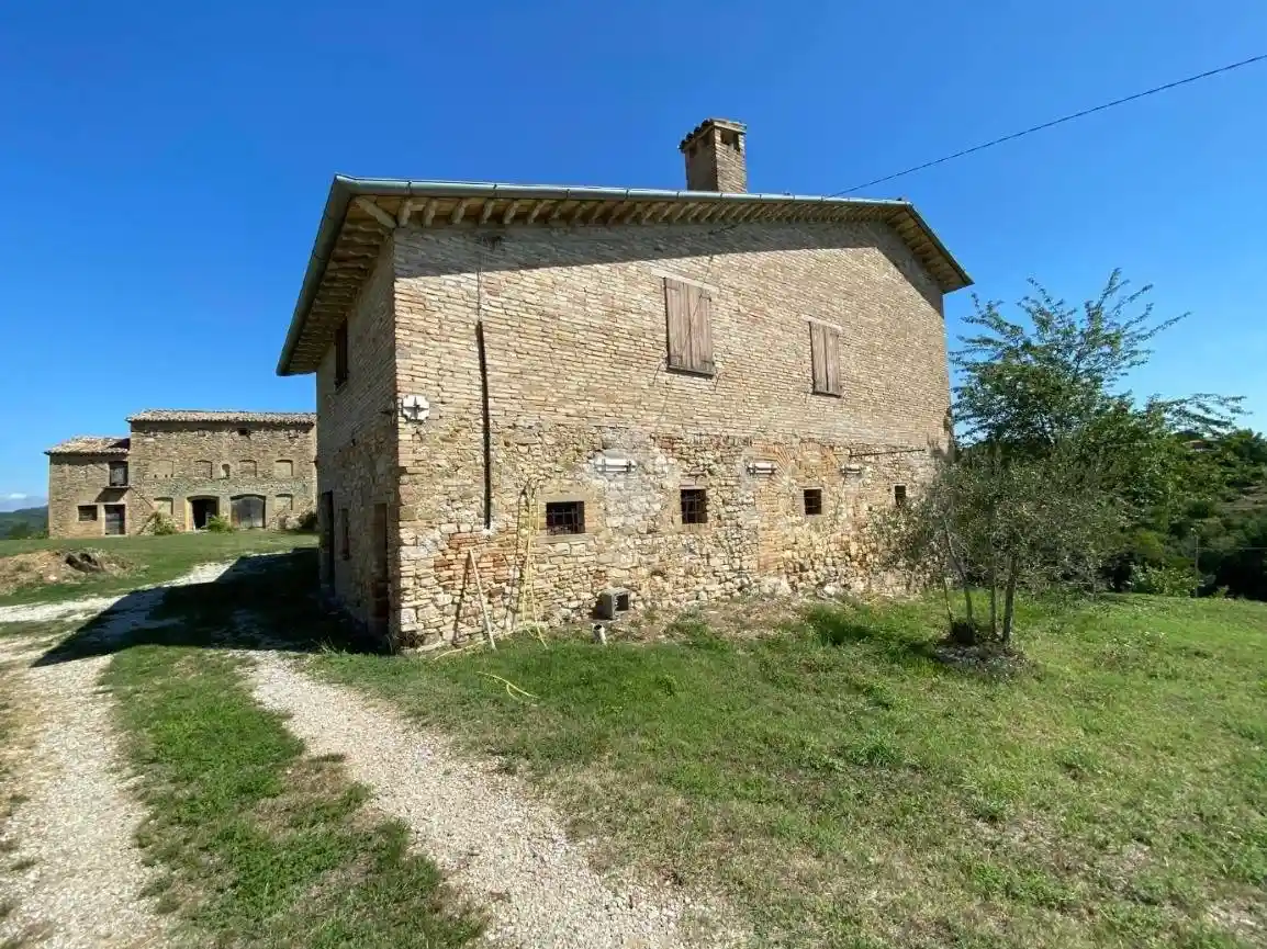 Rustico - Casale in vendita a Montone