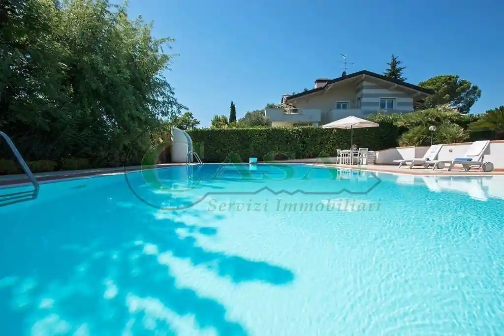 Villa in vendita a Soiano del Lago