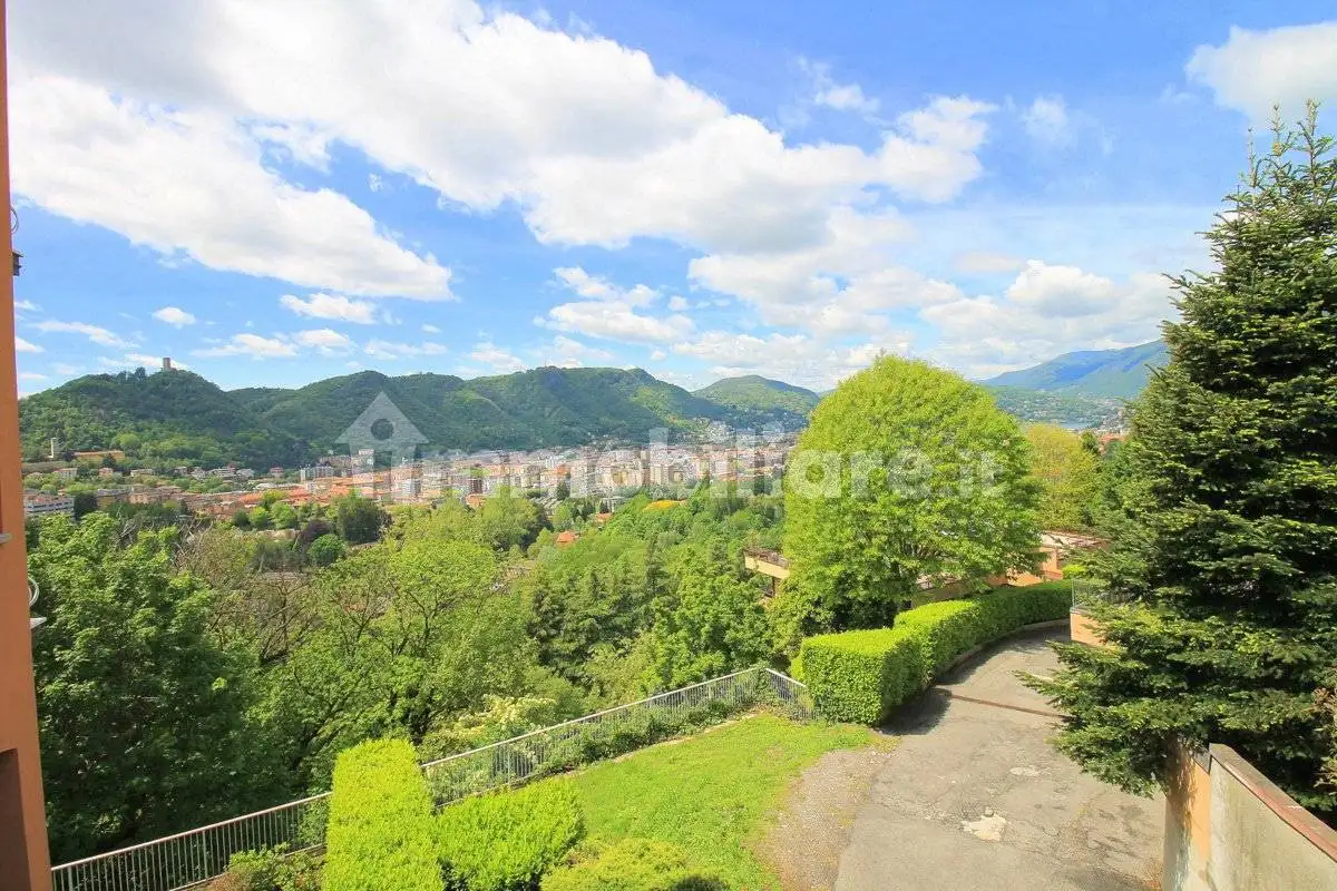 Appartamento in vendita a Como