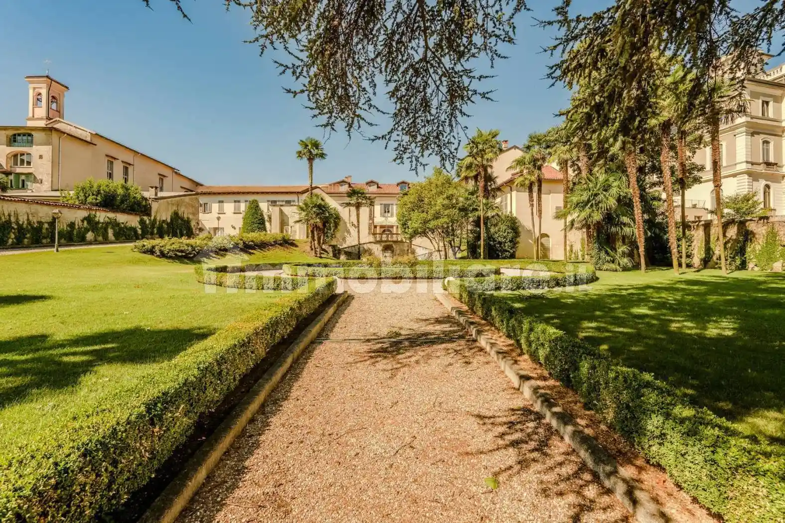 Appartamento in affitto a Arona