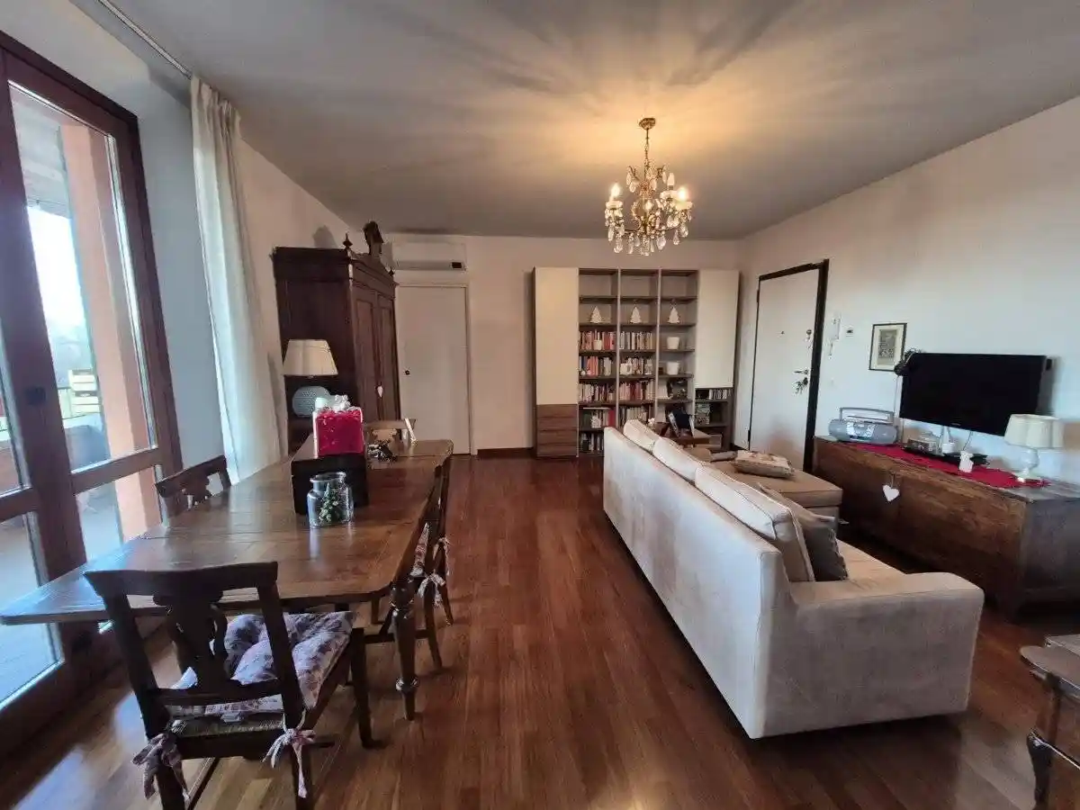 Appartamento in vendita a Reggio Emilia