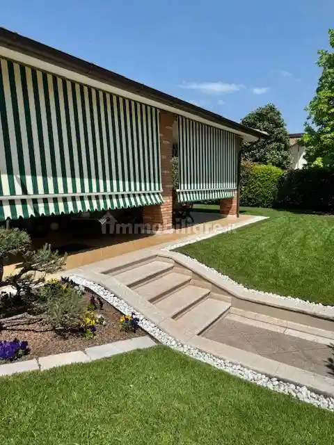 Villa in vendita a Cassola