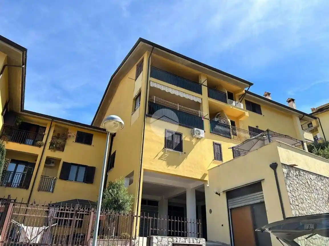 Trilocale via Enrico Berlinguer 3, Zumpano - foto 2