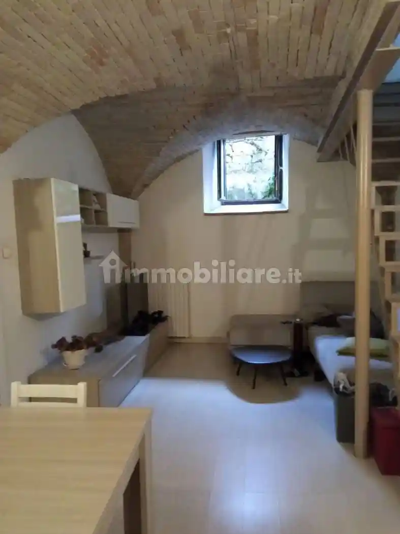 Casa indipendente in affitto a Foligno