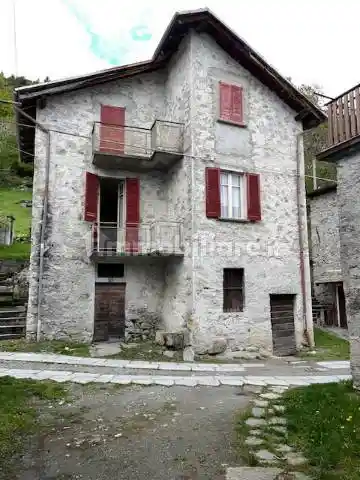 Villa in vendita a Sondrio