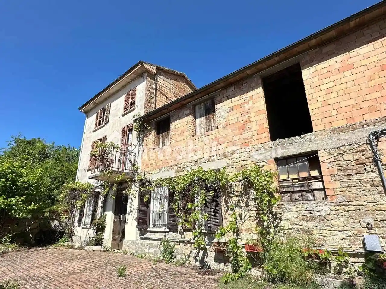 Casa indipendente in vendita a Bore