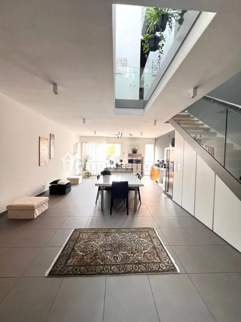 Villa in vendita a Mantova