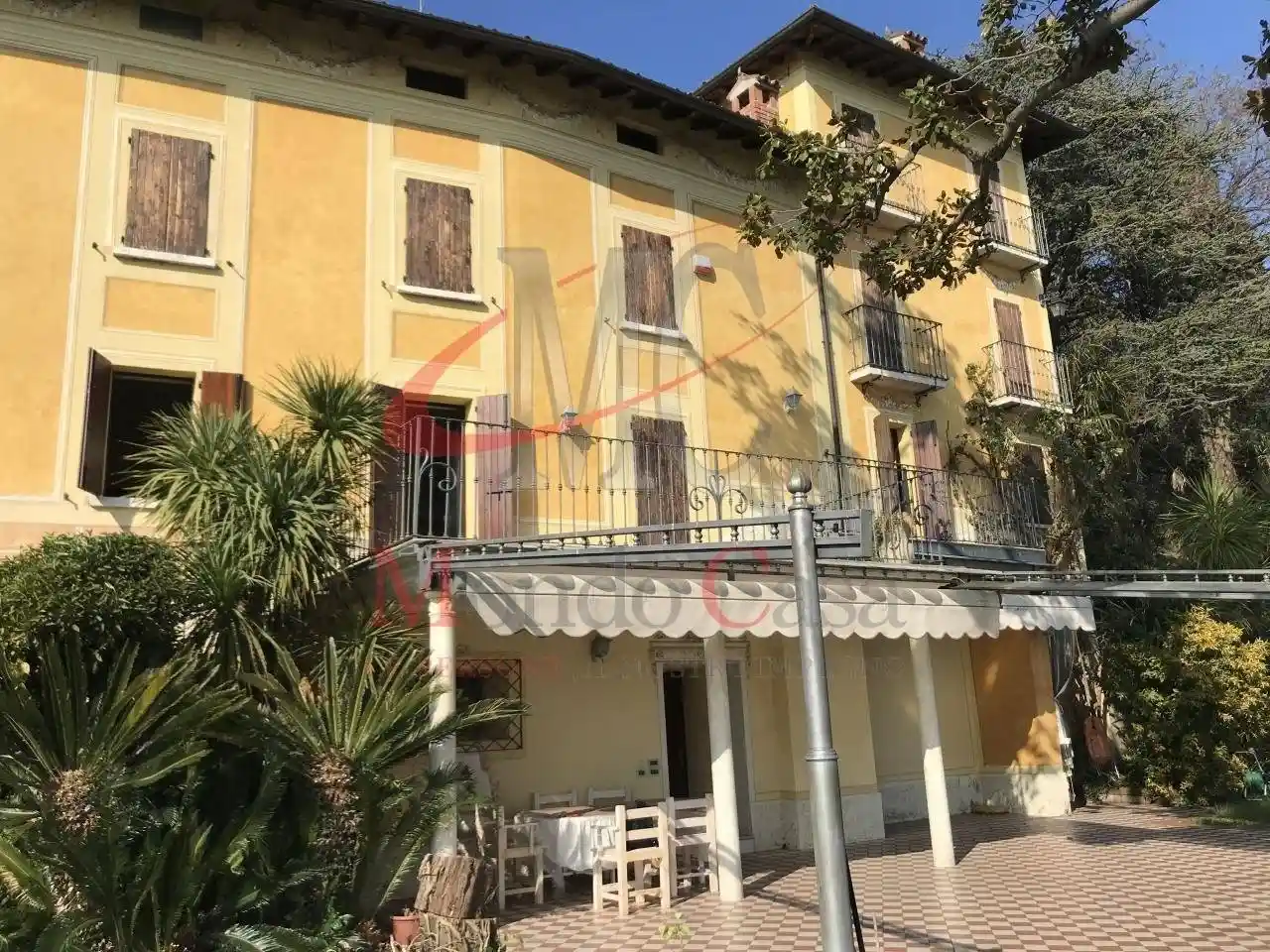 Villa in vendita a Moniga del Garda