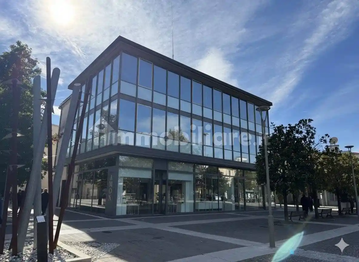 Palazzo - Edificio in vendita a Abano Terme