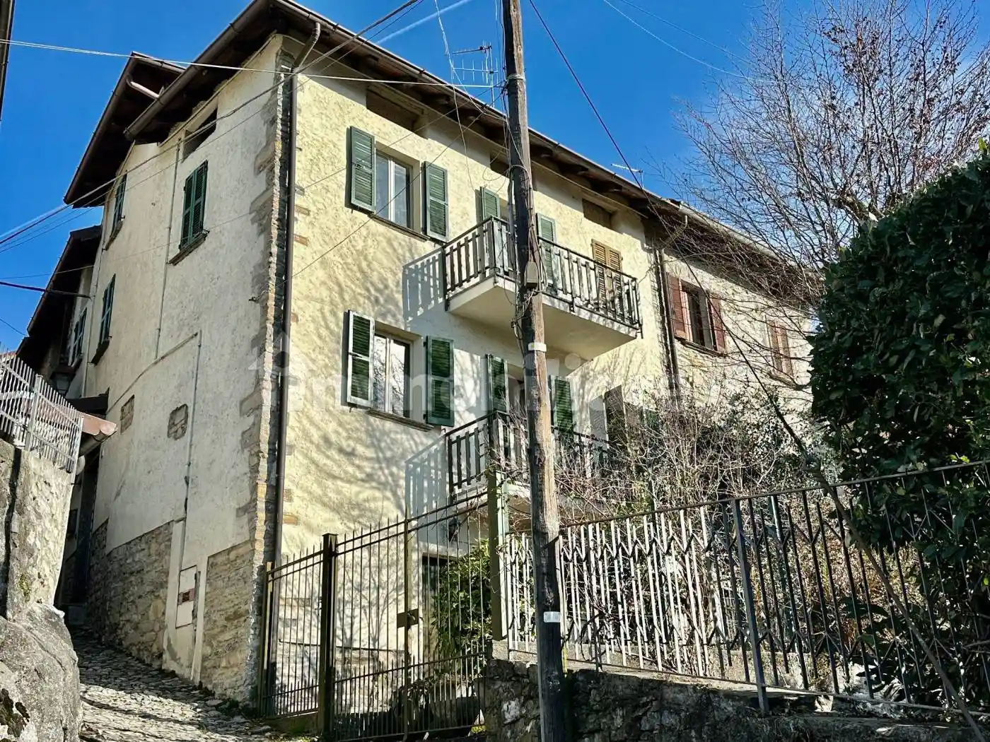 Villa in vendita a Faggeto Lario