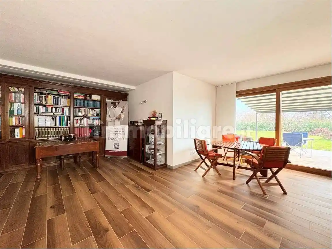 Villa in vendita a Costa Volpino