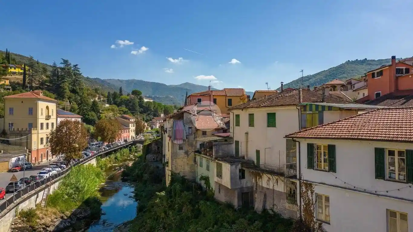 Casa indipendente in vendita a Borgomaro