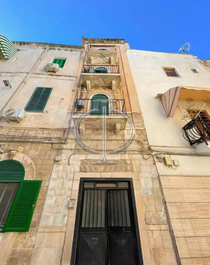 Palazzo - Edificio in vendita a Bari