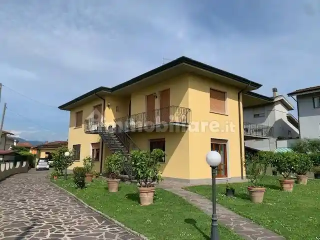 Villa in vendita a Lucca