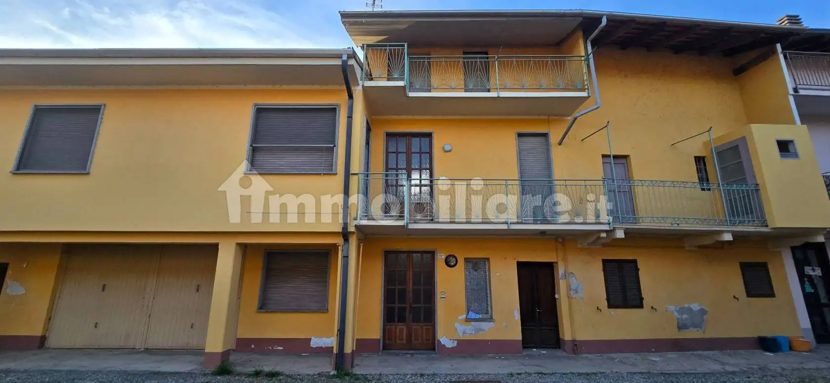 Casa indipendente in vendita a Fara Novarese